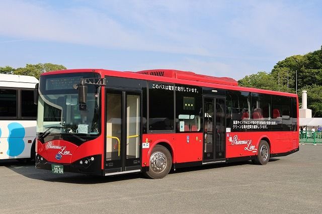 BYD K8 electric bus at Bustec Forum in Japan